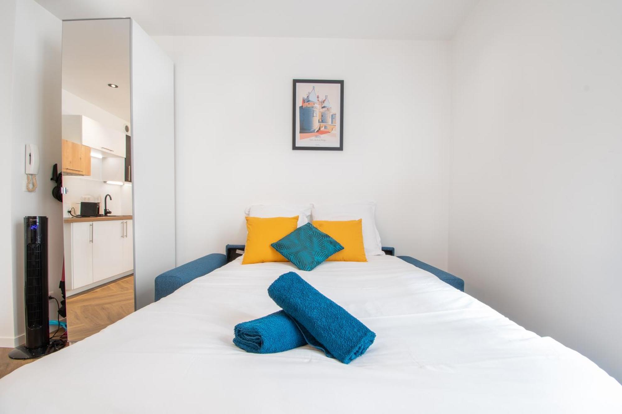 L'Appartement Des Ducs Avec Baignoire Double น็องต์ ภายนอก รูปภาพ
